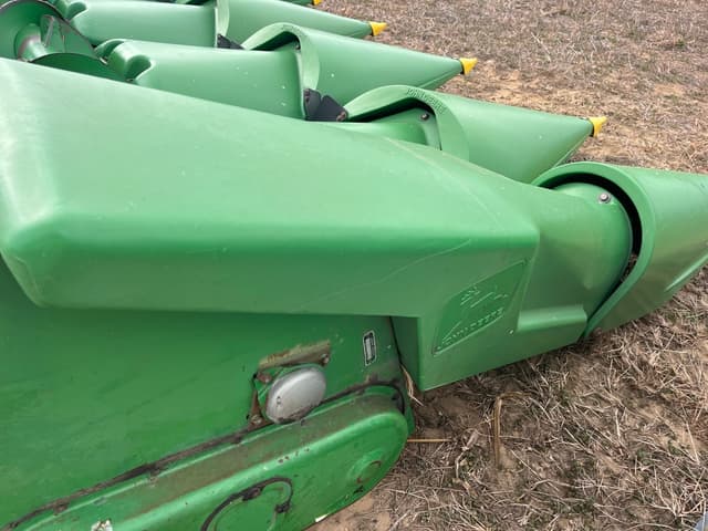 Image of John Deere 444 equipment image 4