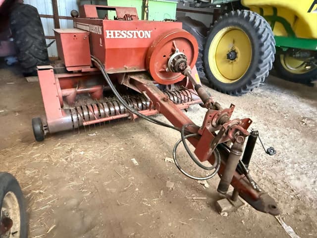 Image of Hesston 4650 equipment image 3