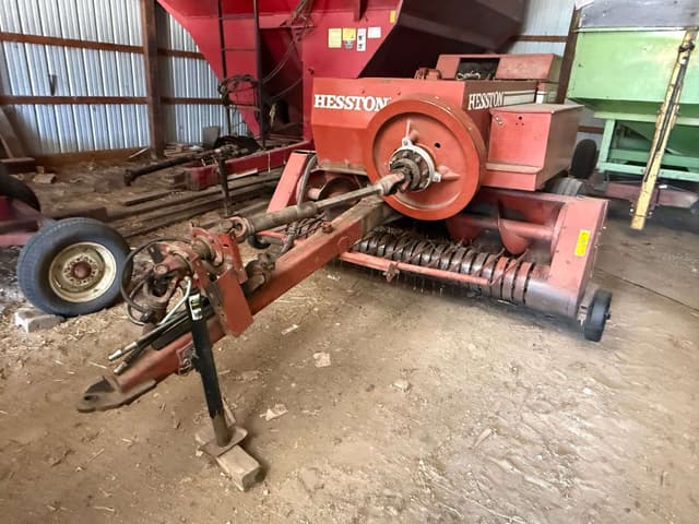 Image of Hesston 4650 equipment image 1