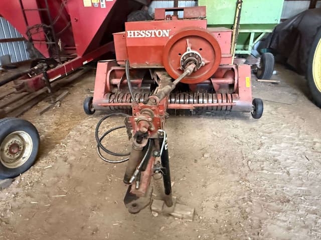 Image of Hesston 4650 equipment image 2