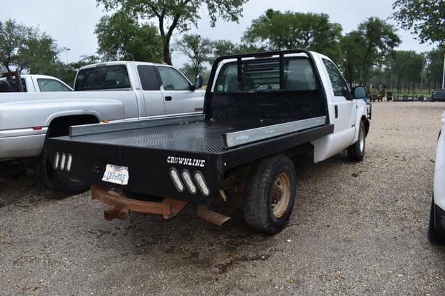 Image of Ford F-250 equipment image 2