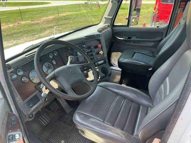 Image of Freightliner CST112 equipment image 4