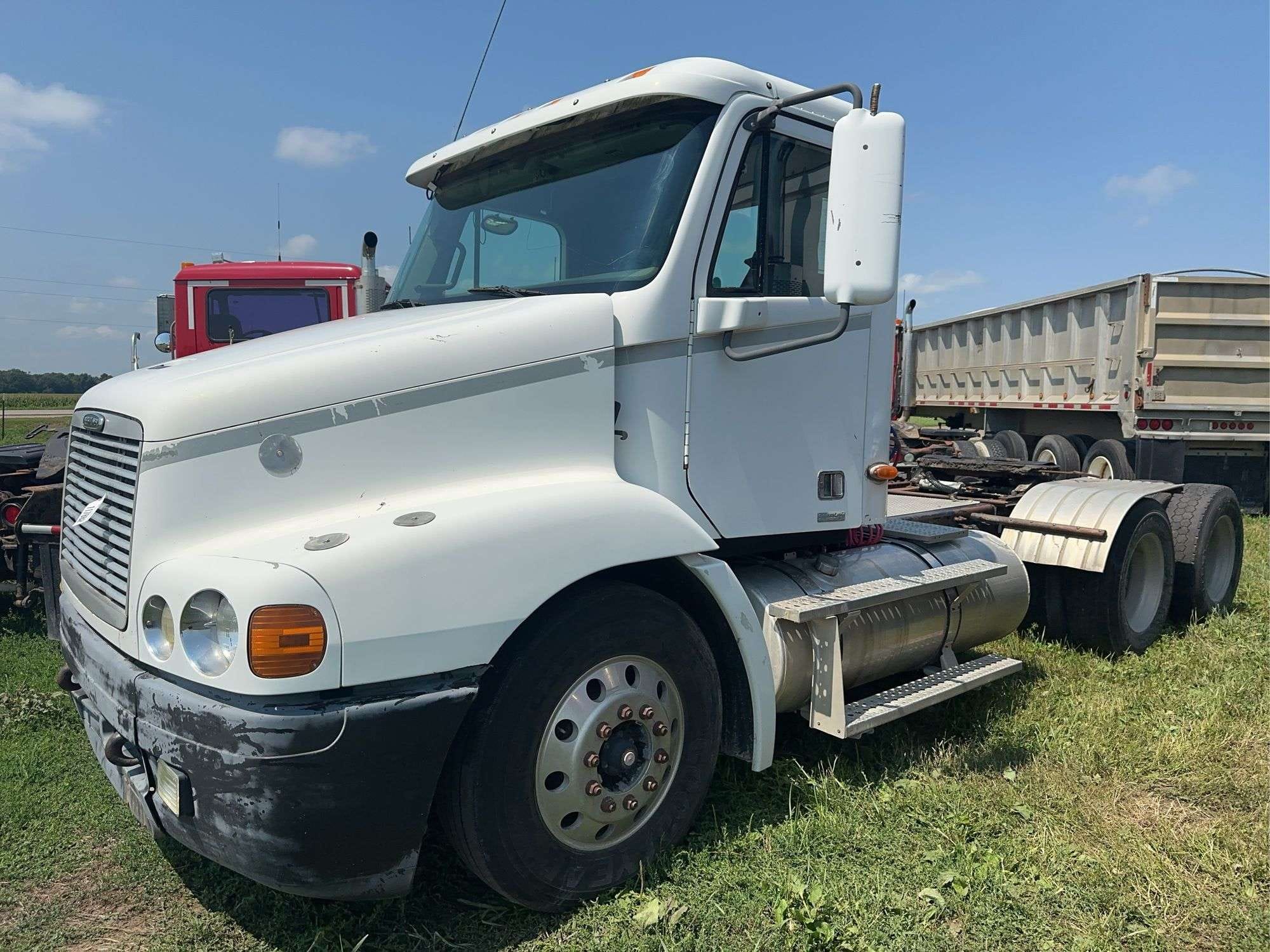 2003 Freightliner CST112 Equipment Image0