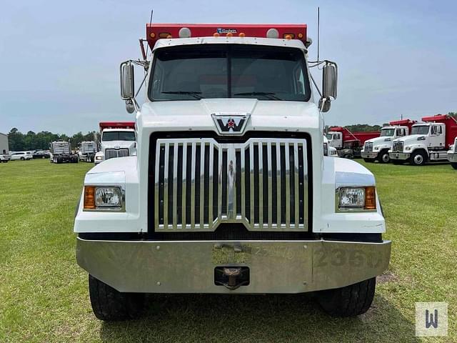 Image of Western Star 4700SF equipment image 1