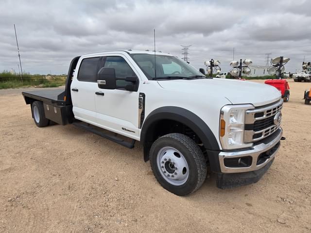 Image of Ford F-550 equipment image 1