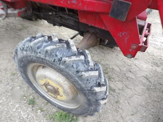 Image of Massey Ferguson 1035 equipment image 4