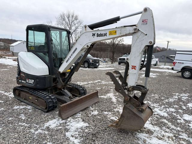 Image of Bobcat E32i equipment image 1