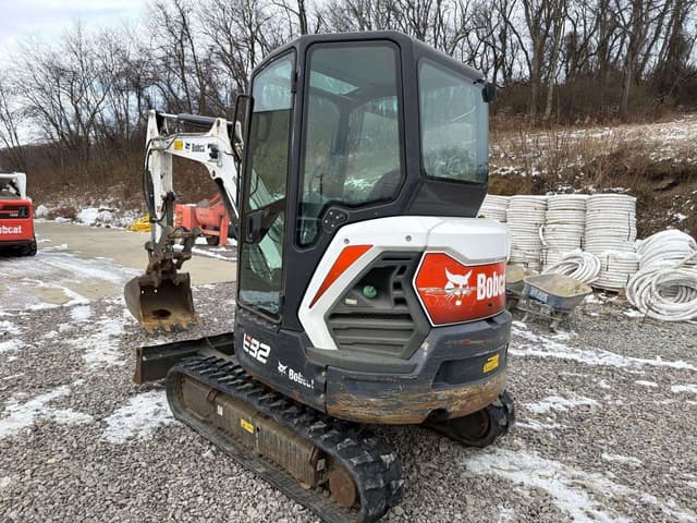 Image of Bobcat E32i equipment image 3