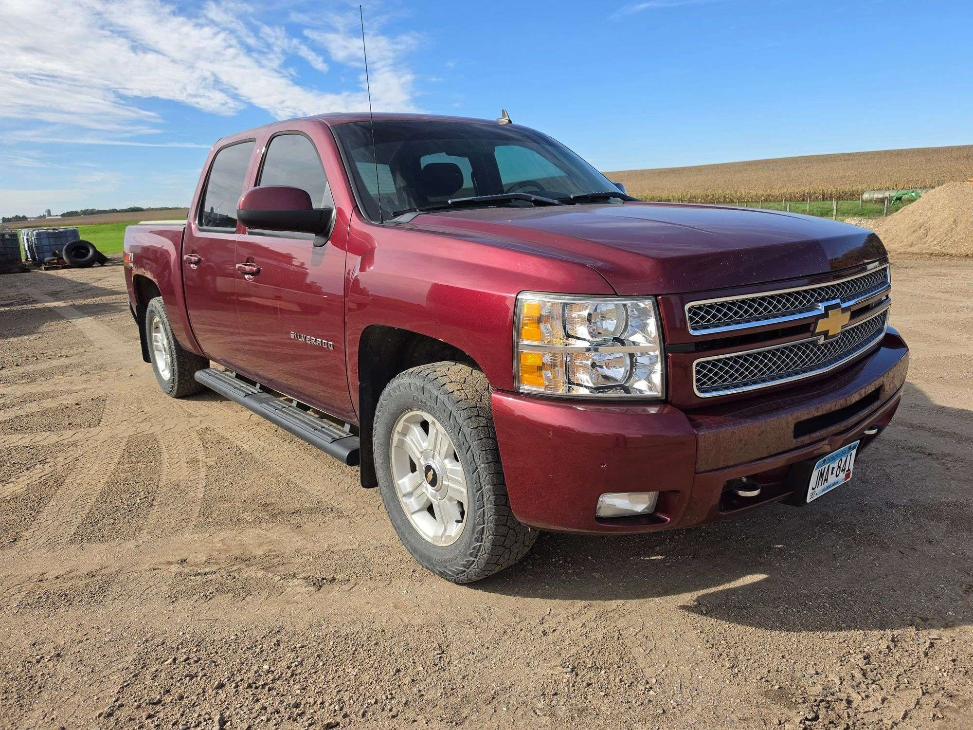 2013 Chevrolet 1500 Equipment Image0