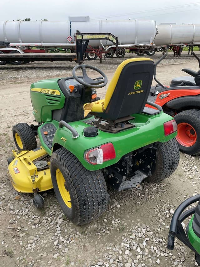 Image of John Deere X724 equipment image 2