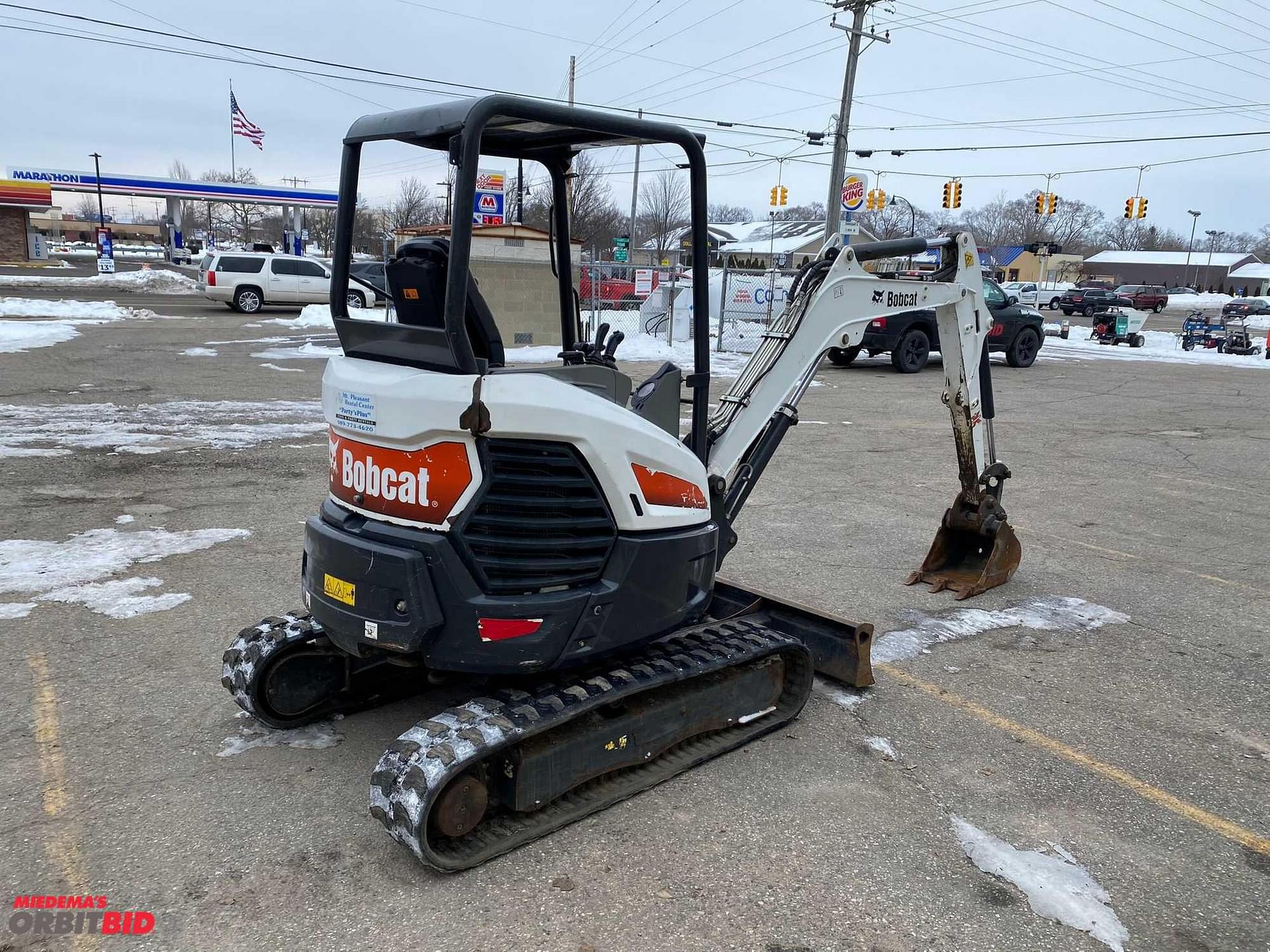 Tractor Zoom - 2019 Bobcat E26