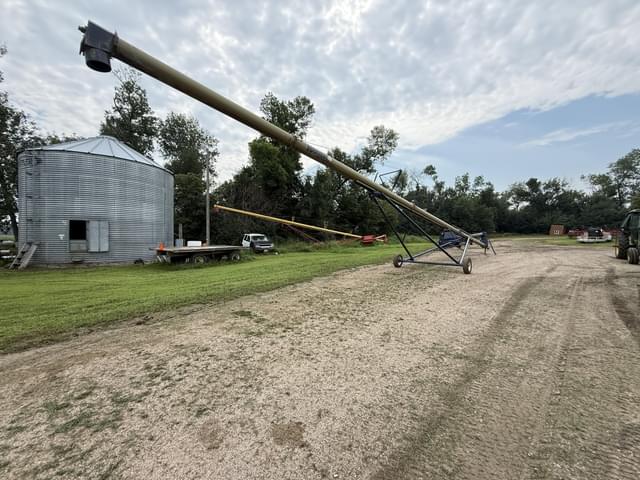 Image of Harvest International A1072 equipment image 4
