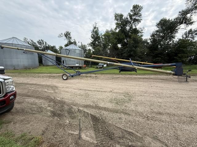 Image of Harvest International A1072 equipment image 3