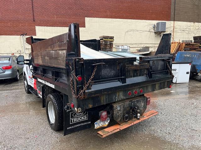 Image of Ford F-350 equipment image 3