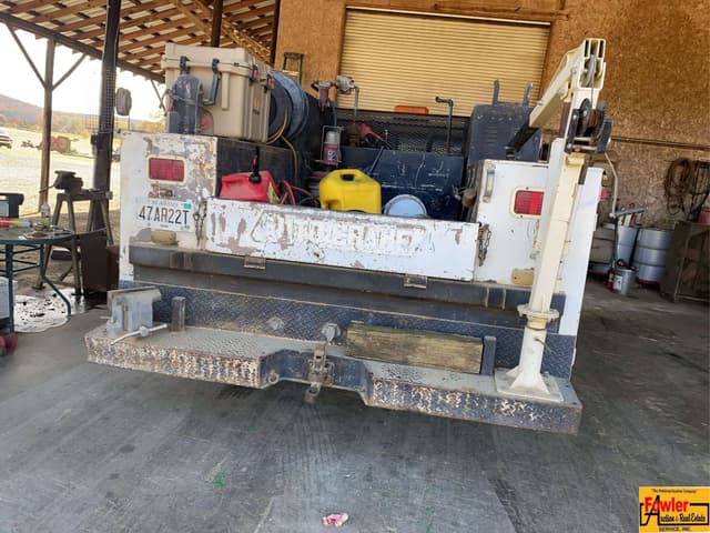 Image of Ford F-450 equipment image 4