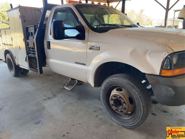 Image of Ford F-450 equipment image 2