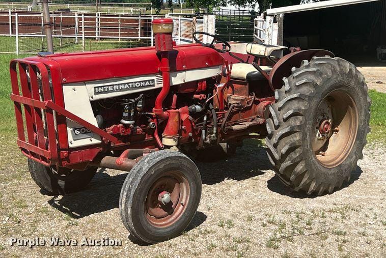 Main image International Harvester 606