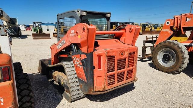 Image of Kubota SVL75-2 equipment image 4