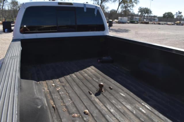 Image of Ford F-350 equipment image 4