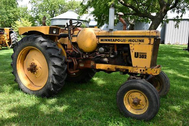 Image of Minneapolis-Moline U-302 equipment image 4