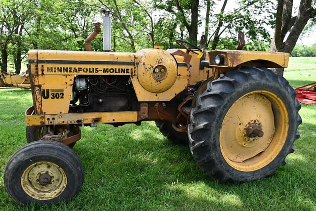Image of Minneapolis-Moline U-302 equipment image 2