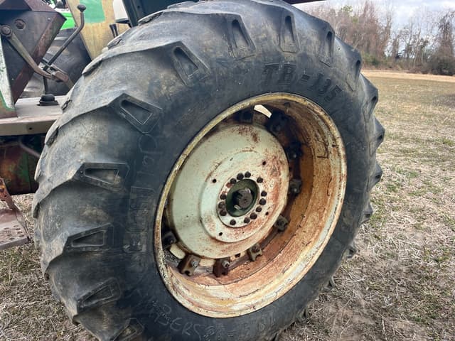 Image of Oliver 1755 equipment image 4