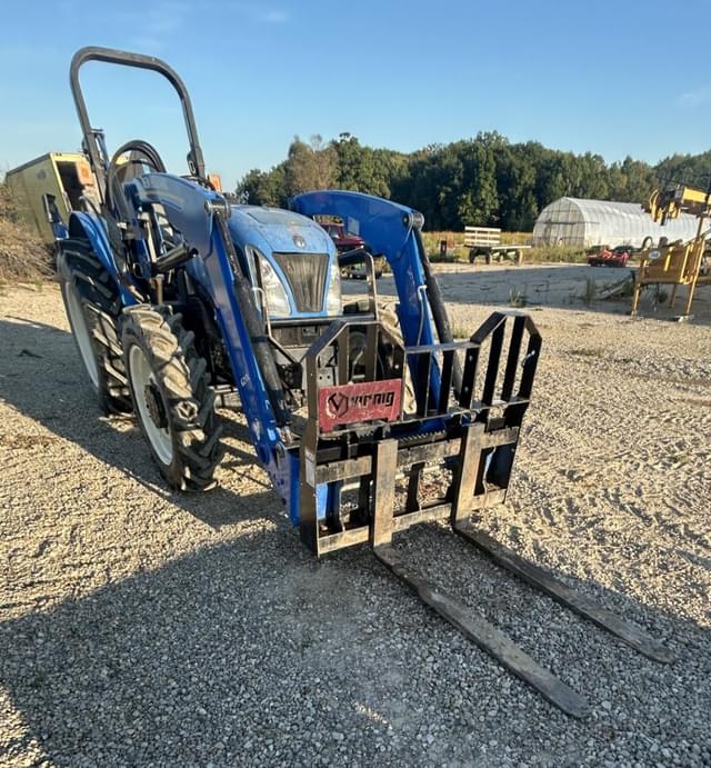 Image of New Holland Workmaster 70 equipment image 3