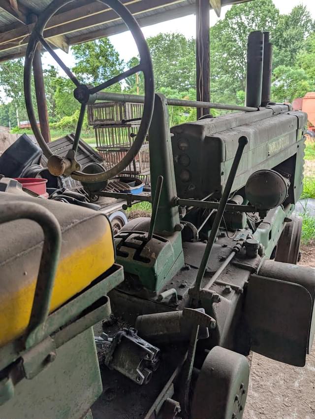 Image of John Deere A equipment image 3
