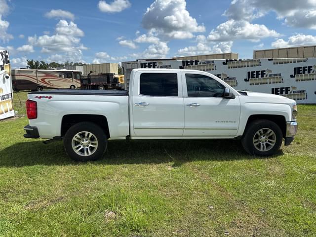 Image of Chevrolet Silverado equipment image 3