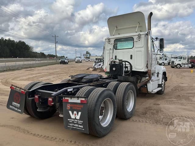 Image of Western Star 4700 equipment image 4