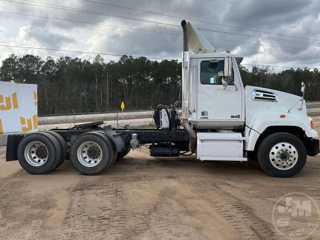Image of Western Star 4700 equipment image 3