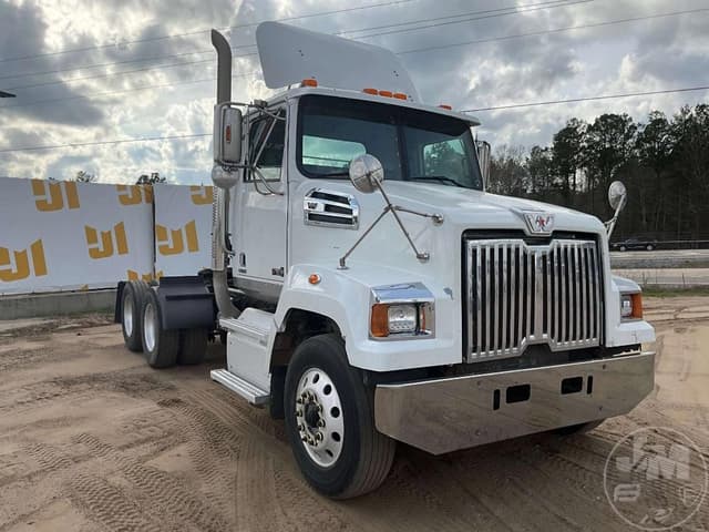 Image of Western Star 4700 equipment image 2
