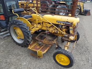 International Harvester Cub Lo-Boy Equipment Image0