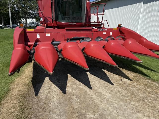 Image of Case IH 3206 equipment image 2