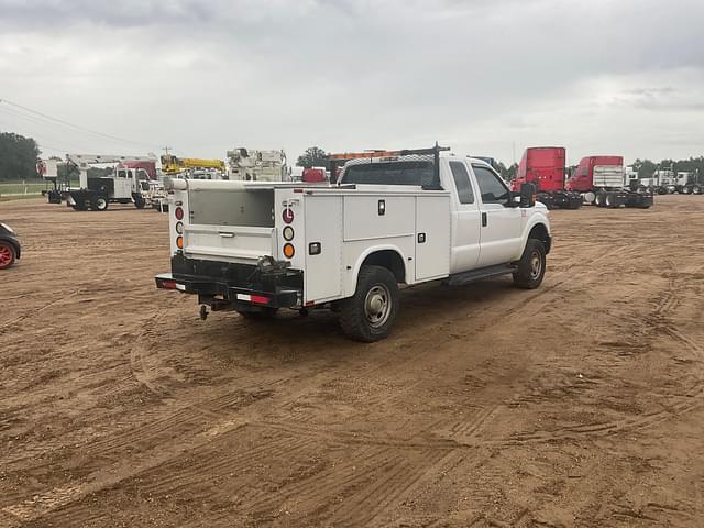 Image of Ford F-250 equipment image 4