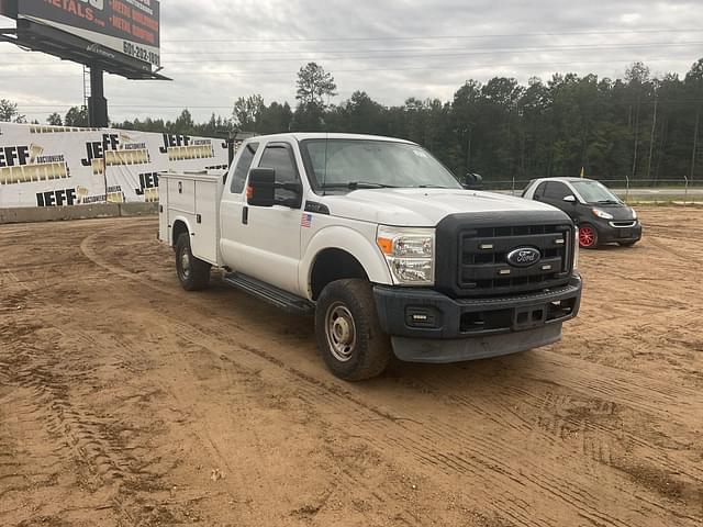 Image of Ford F-250 equipment image 2