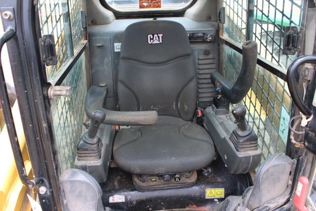 Image of Caterpillar 262D3 equipment image 4