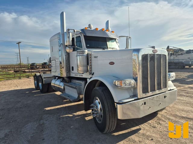 Image of Peterbilt 389 equipment image 2