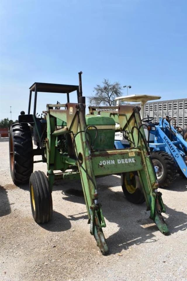 Image of John Deere 4040 equipment image 1