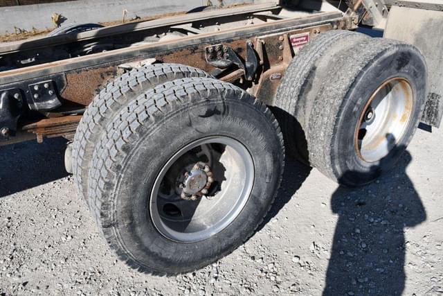 Image of Chevrolet C70 equipment image 2