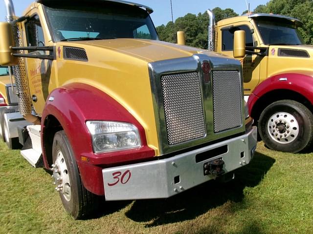 Image of Kenworth T880 equipment image 1