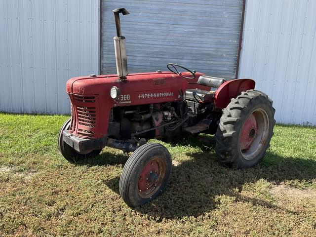 Image of International Harvester 300 equipment image 1