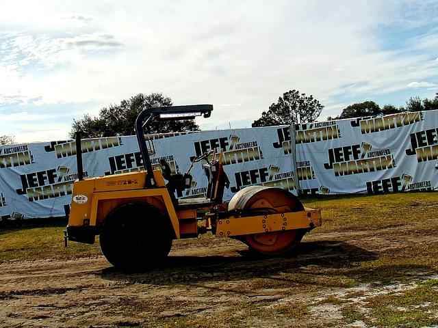 Image of Bomag BW172D equipment image 3