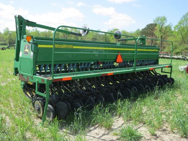 Image of John Deere 1520 equipment image 3