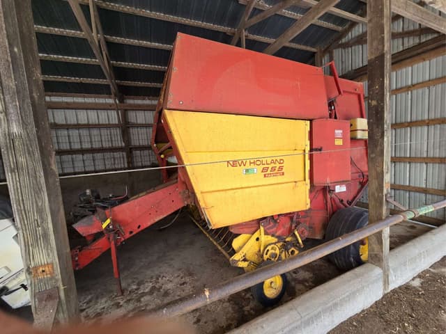 Image of New Holland 855 equipment image 3