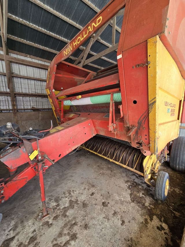Image of New Holland 855 equipment image 4