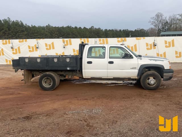 Image of Chevrolet Silverado equipment image 3