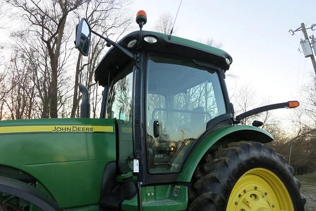 Image of John Deere 8285R equipment image 3