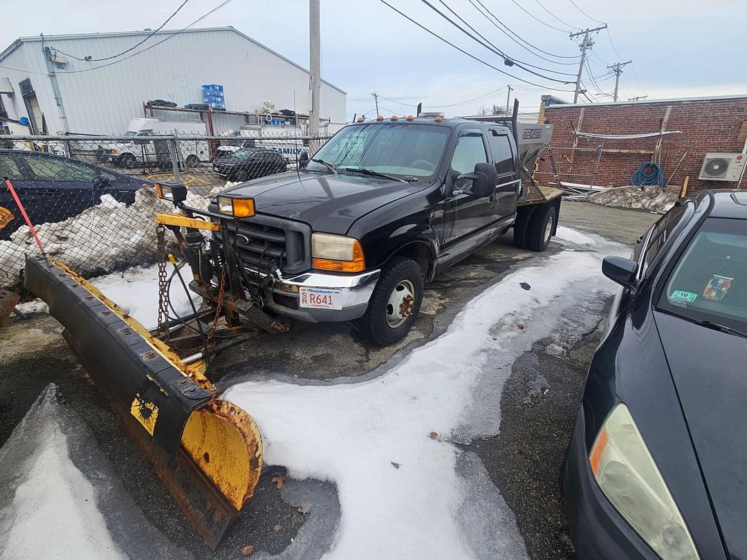 Image of Ford F-350 Primary image