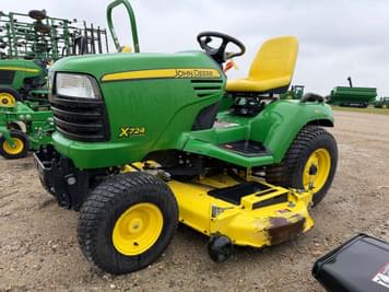 Main image John Deere X724